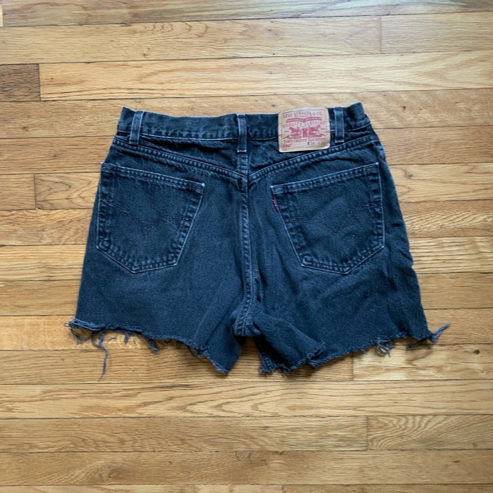 Levi’s back denim cut off shorts - Picture 2 of 4